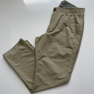 Under Armour Mens 34/30 Match Play Khaki Golf Pants